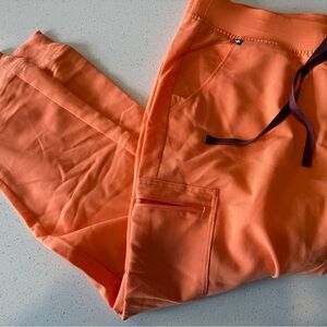 Figs women’s Scrub bottom jogger in coral